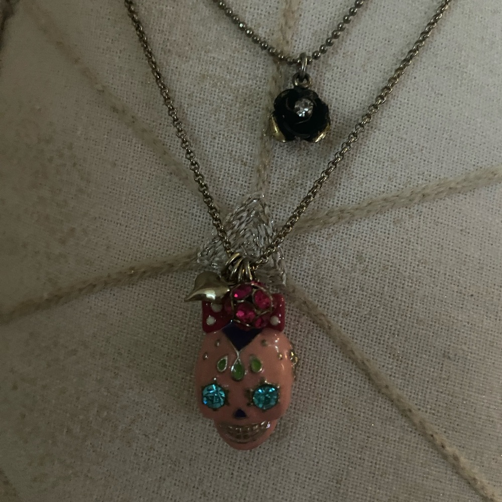 BETSEY JOHNSON DOUBLE NECKLACE